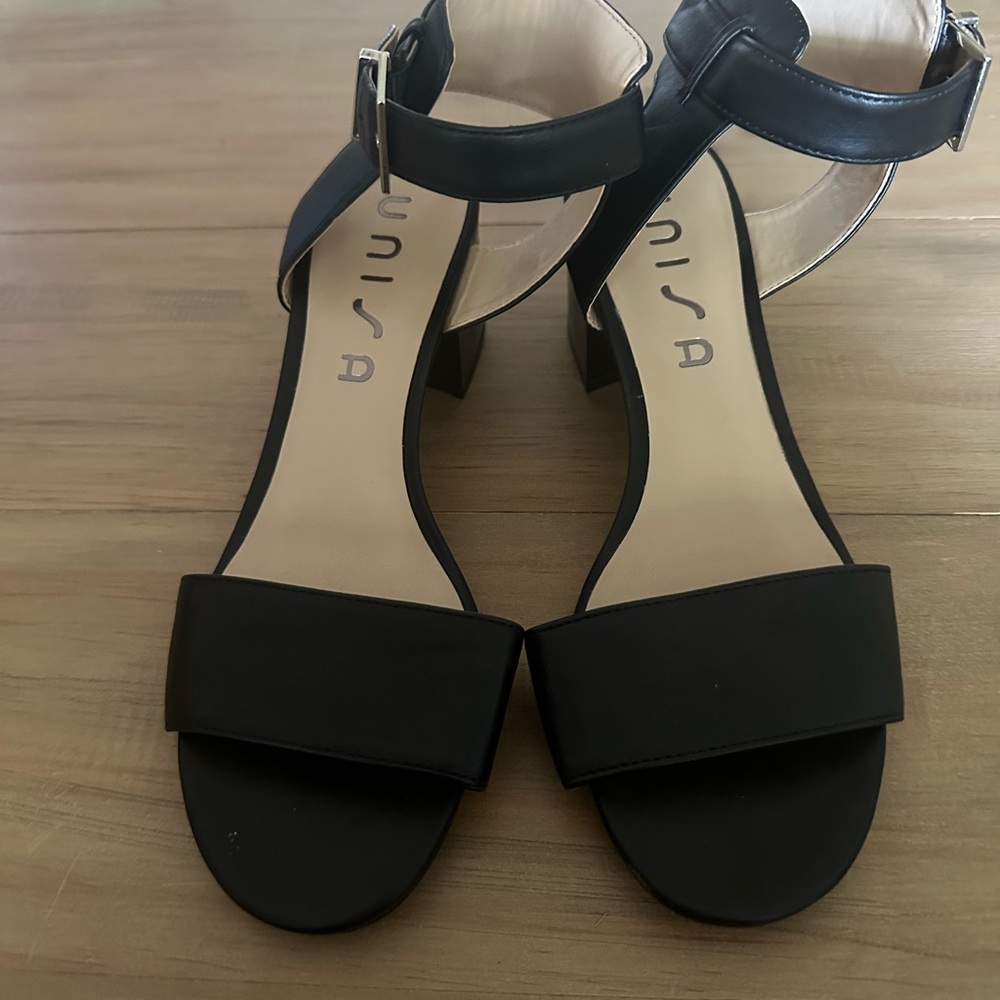 Unisa Black Heeled Sandals
